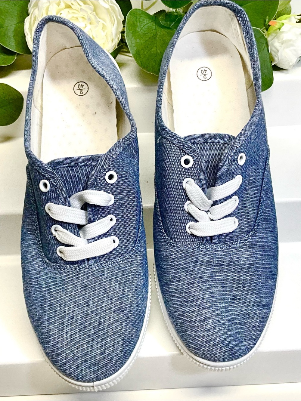 Men’s Low-Top Canvas Sneakers in Denim Blue
